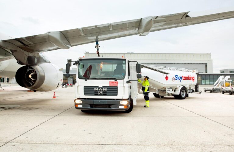 EU airlines warn of fuel shortages