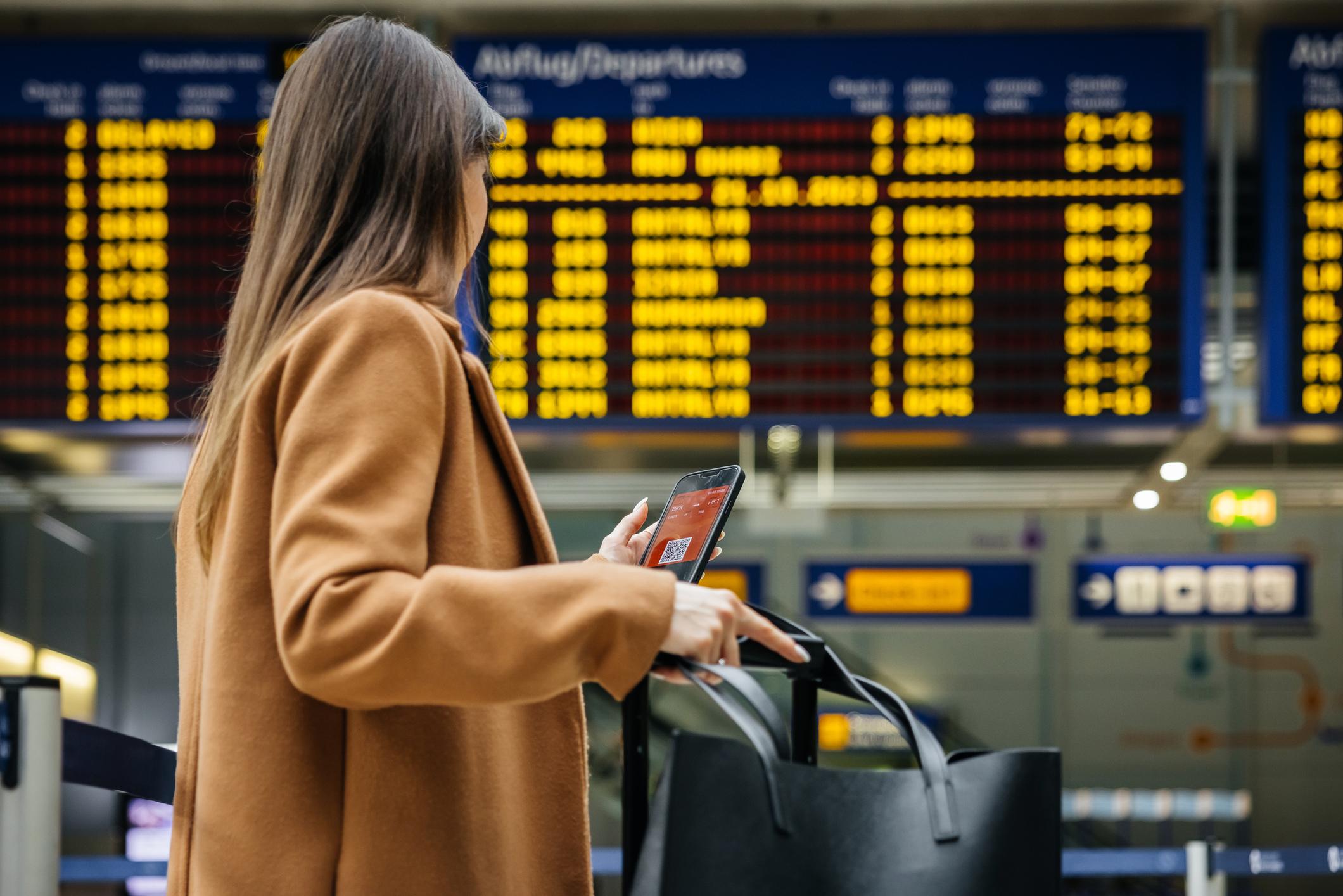 Global Travel Trends 2026 showing international tourism and airport travel activity